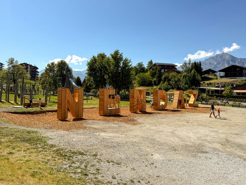 "Signature Photo Spot" for a Swiss Family Destination by Sunkid Wood'n'Fun