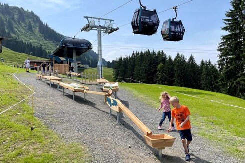 Sunkid: New Wooden Ball Tracks delight young and old at the Söllereck family mountain