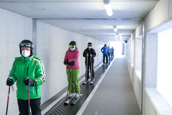 Parcours à ski avec caméra embarquée hallucinant et vertigineux 